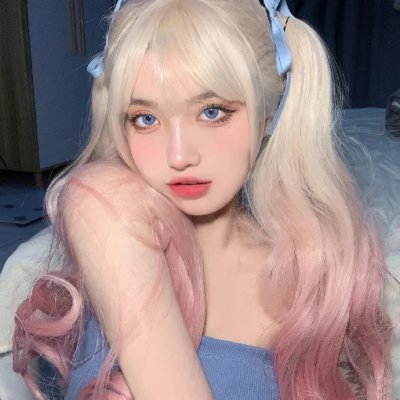拿针的女孩